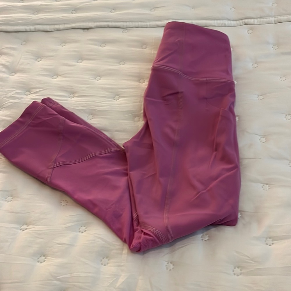 Lululemon bright pink 23 inch leggings with pocket